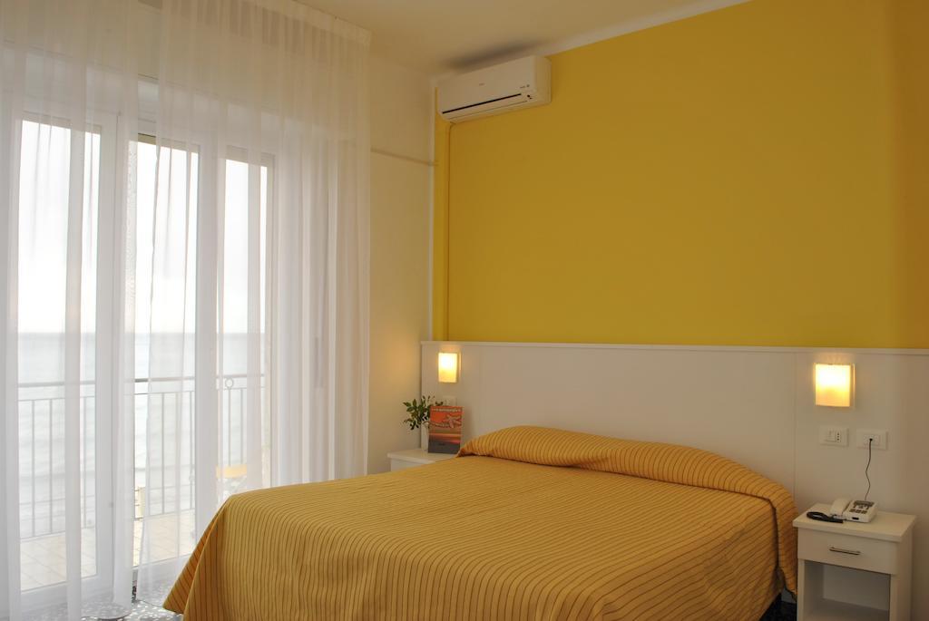 Hotel Bristol Laigueglia Exteriér fotografie