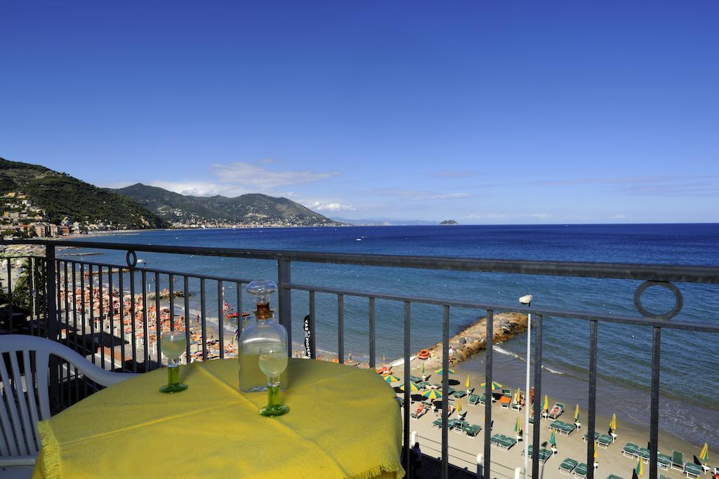 Hotel Bristol Laigueglia Pokoj fotografie