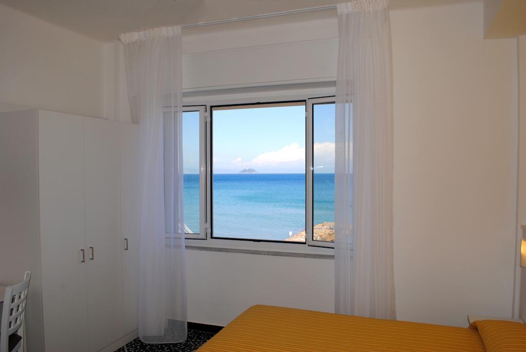 Hotel Bristol Laigueglia Pokoj fotografie